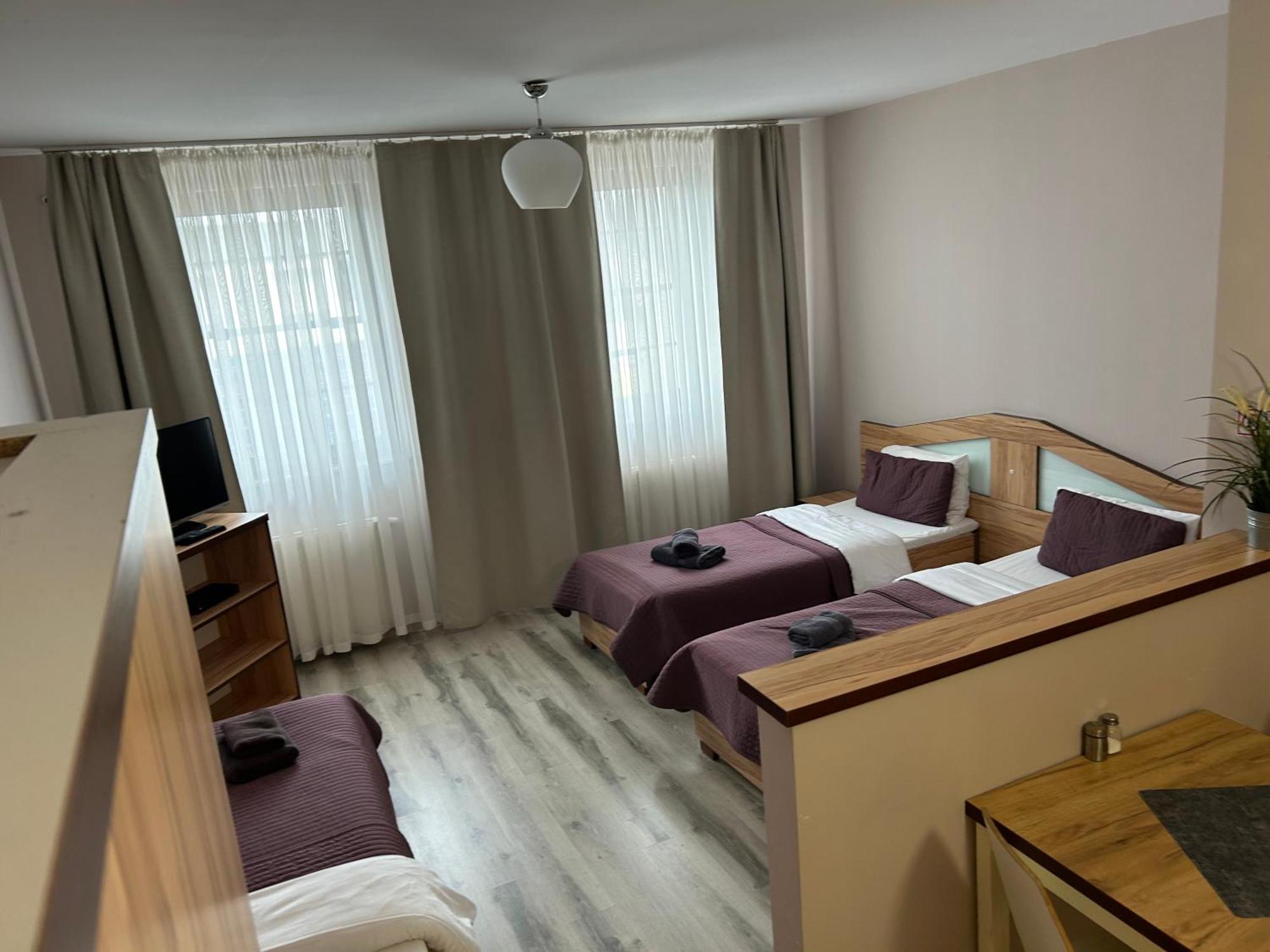 H-T-L Apartamenty Junior Nowa Sol Exterior photo