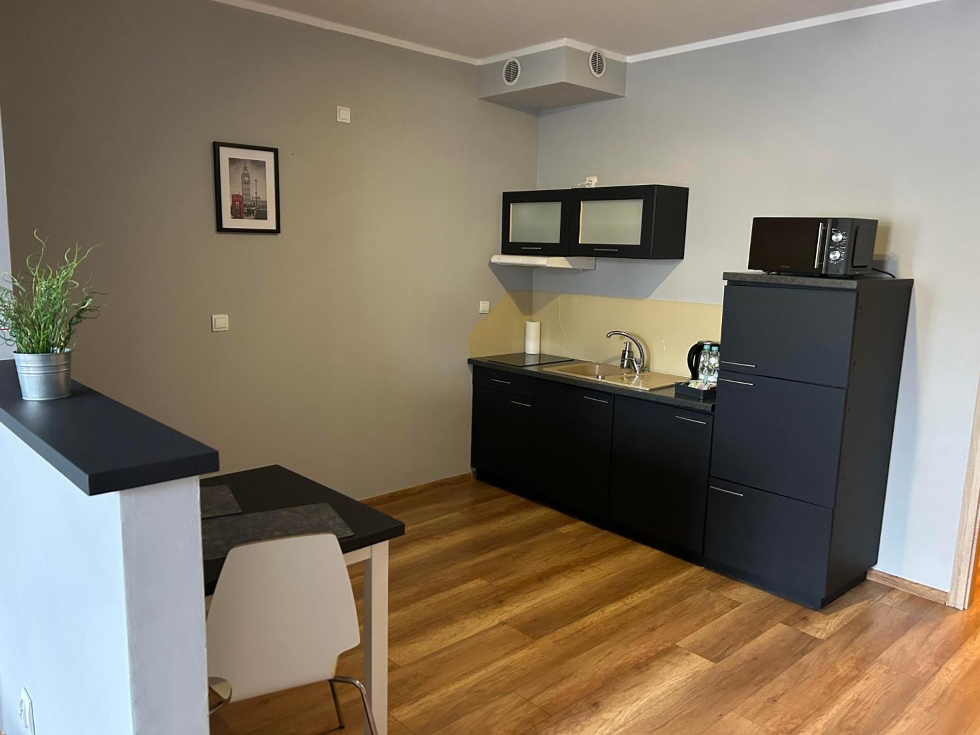 H-T-L Apartamenty Junior Nowa Sol Exterior photo