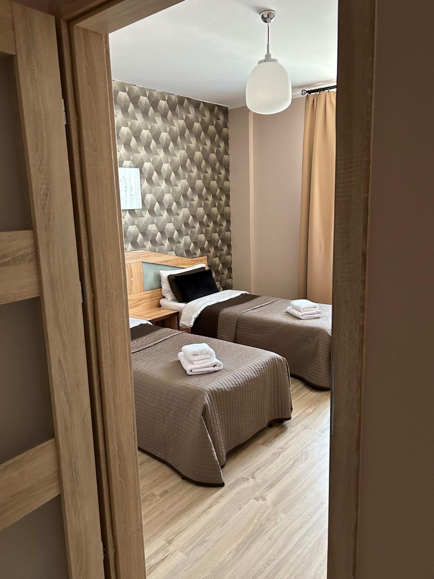H-T-L Apartamenty Junior Nowa Sol Exterior photo