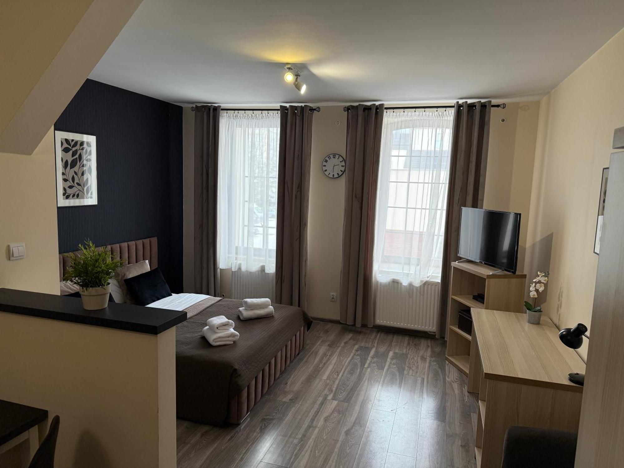 H-T-L Apartamenty Junior Nowa Sol Exterior photo